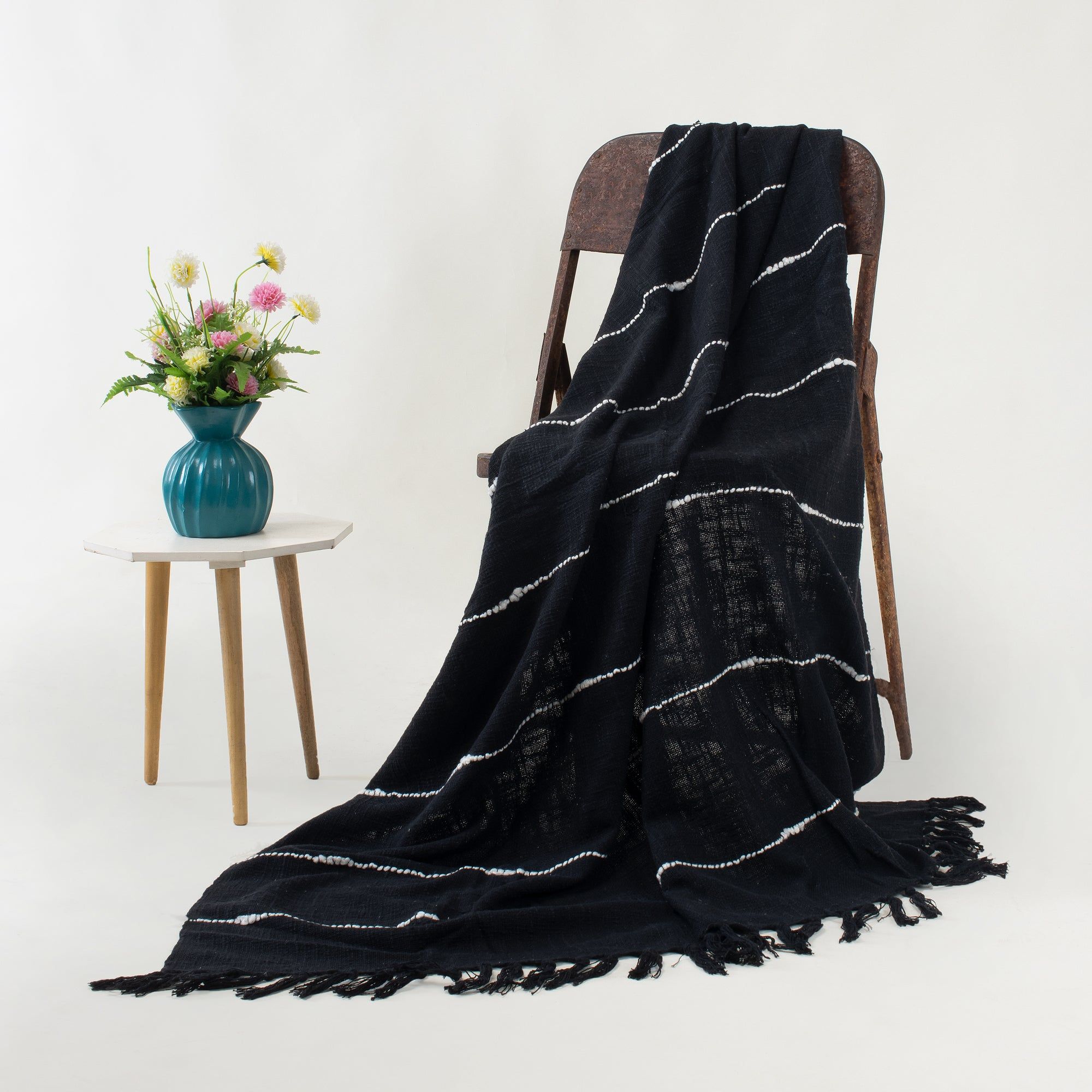 Stylish Black Cotton Woven Throw Blanket For Sofa Decor